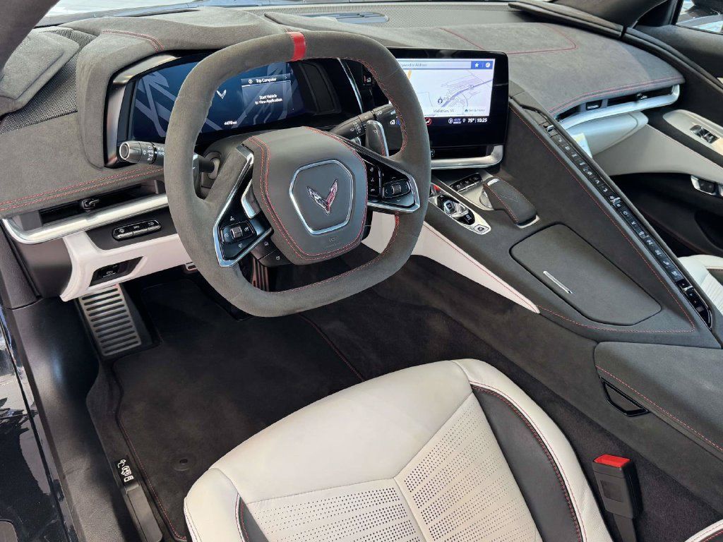 Used 2023 Chevrolet Corvette Stingray Premium Cpe w/ Z51 Performance Package RWD image 3