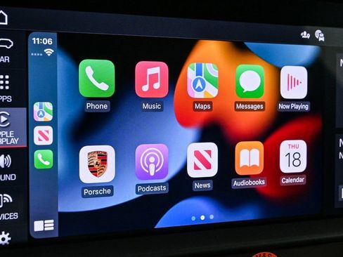 Used 2026 Porsche Macan image 16