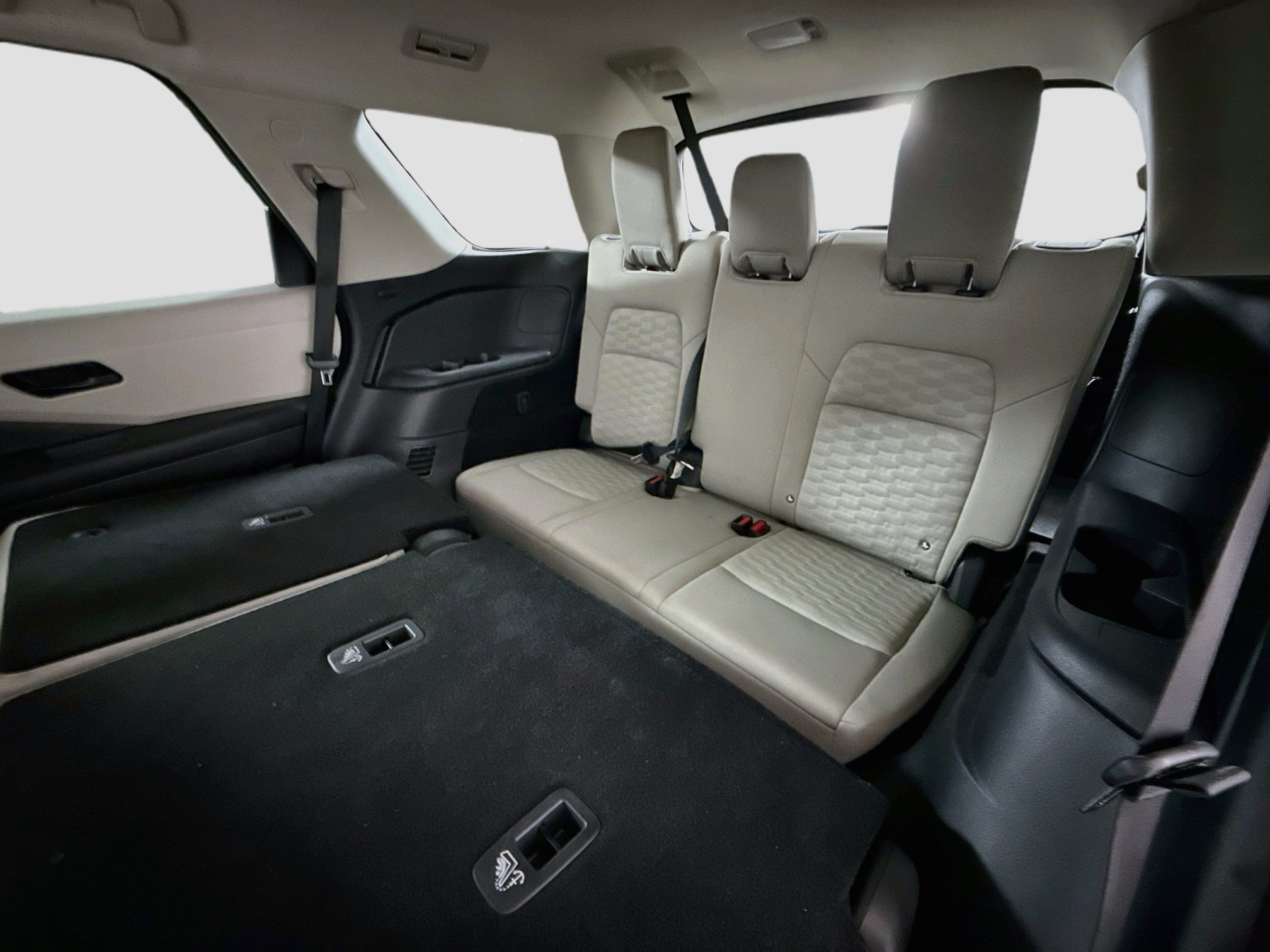 Used 2024 Nissan Pathfinder SV w/ Lighting Package (N92) FWD image 41