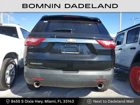 Used 2021 Chevrolet Traverse LS image 5