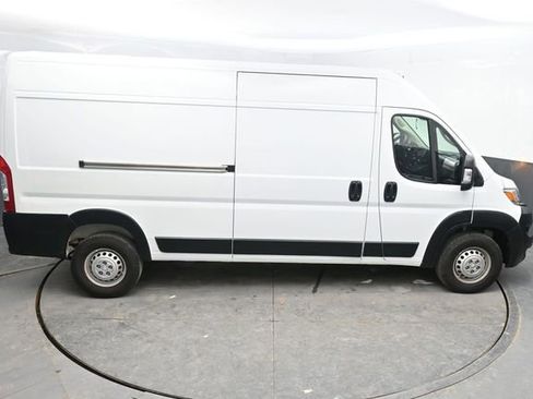 Used 2025 RAM ProMaster 2500 w/ Convenience Group image 28
