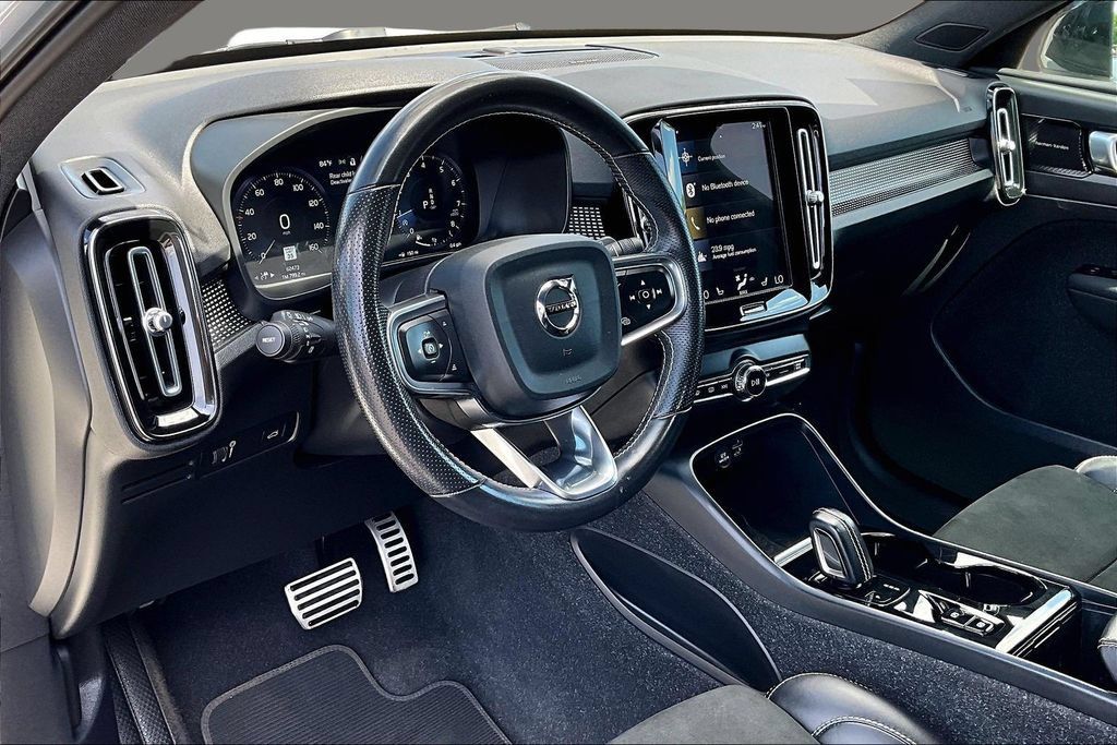 Used 2021 Volvo XC40 T5 R-Design w/ Advanced Package AWD/4WD image 7