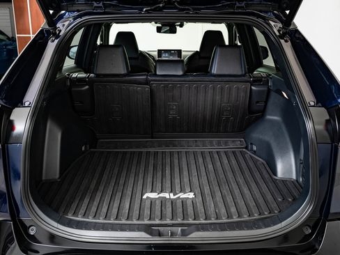 Used 2019 Toyota RAV4 XSE w/ XSE Weather Package image 23