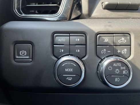 Used 2024 GMC Sierra 1500 AT4 w/ Technology Package image 13