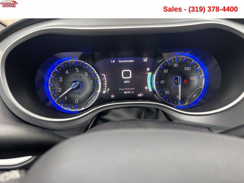 Used 2020 Chrysler Pacifica Touring-L w/ Advanced Safetytec Group FWD image 19