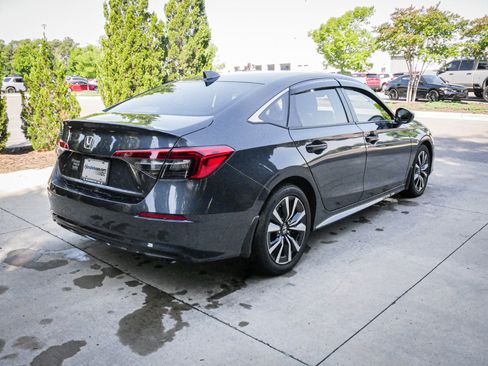 Certified 2023 Honda Civic EX image 10