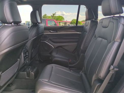 New 2026 Jeep Grand Cherokee L Limited w/ Limited Altitude Package AWD/4WD image 14