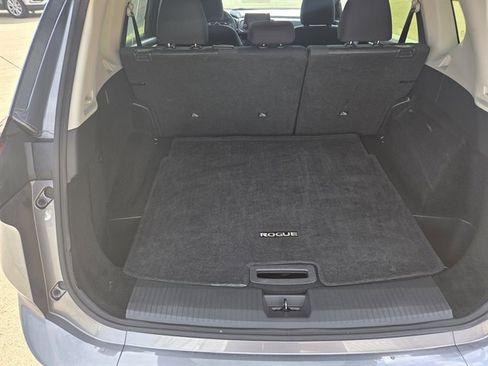 Used 2024 Nissan Rogue SV image 8