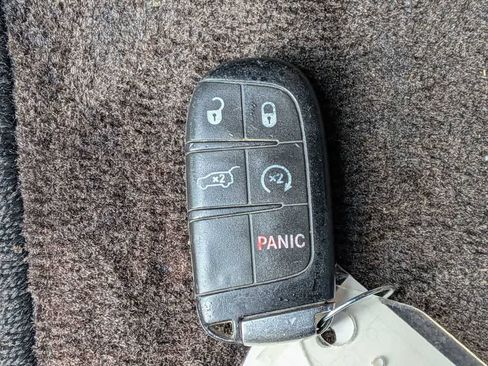 Used 2018 Jeep Grand Cherokee Overland AWD/4WD image 50