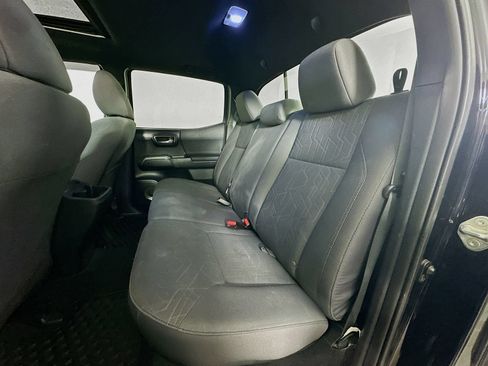 Used 2017 Toyota Tacoma TRD Off-Road AWD/4WD image 26