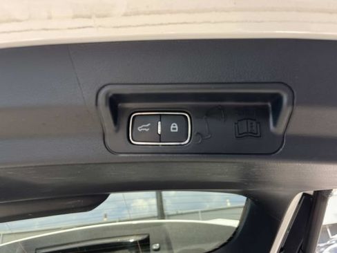Used 2024 Ford Explorer XLT w/ Equipment Group 202A AWD/4WD image 16