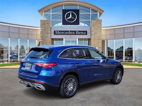 Certified 2025 Mercedes-Benz GLC 300 4MATIC image 4