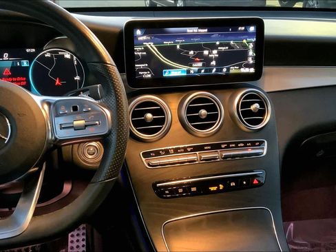 Used 2020 Mercedes-Benz GLC 300 4MATIC Coupe image 7