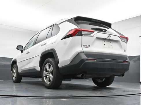 Used 2021 Toyota RAV4 XLE w/ Convenience Package AWD/4WD image 21