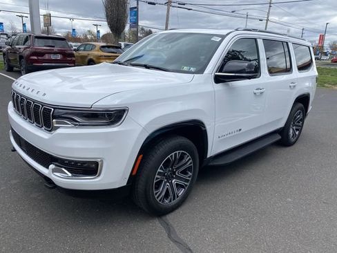 New 2025 Jeep Wagoneer 4WD w/ Convenience Group I image 3