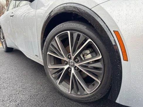 Used 2024 Toyota Prius XLE image 10