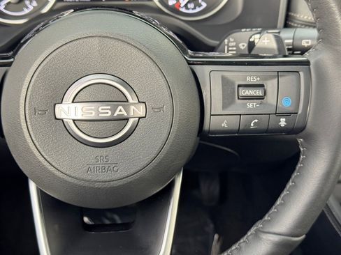 Used 2023 Nissan Rogue SL w/ SL Premium Package image 22