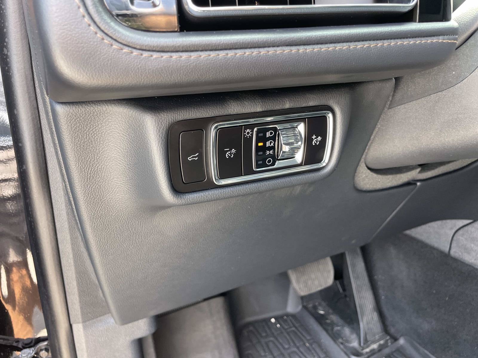 Certified 2026 Lincoln Aviator AWD image 25
