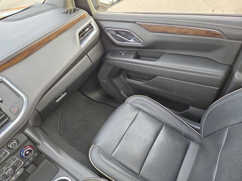 Used 2021 Chevrolet Tahoe Premier w/ Premium Package image 15