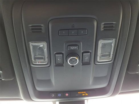 Used 2022 Chevrolet Tahoe LT w/ Luxury Package image 29