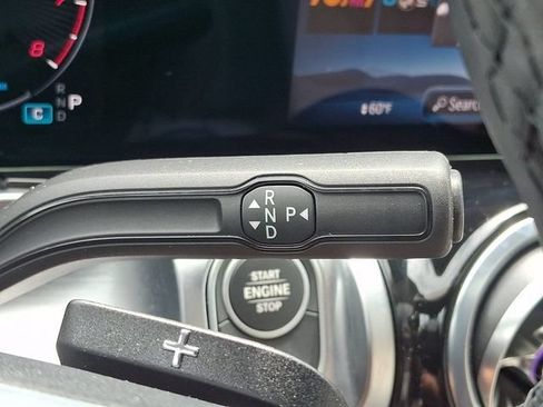 Used 2025 Mercedes-Benz GLB 250 4MATIC image 18