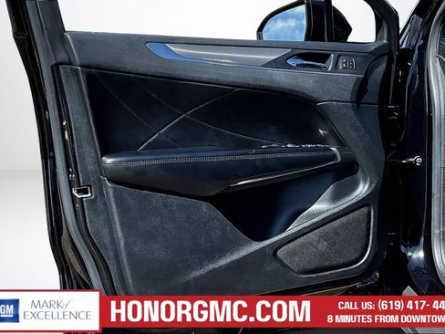 Used 2019 Lincoln MKC Reserve w/ MKC Technology Package FWD image 20