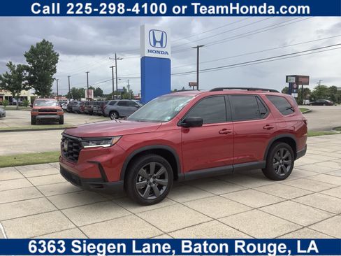 Certified 2025 Honda Pilot Sport image 1