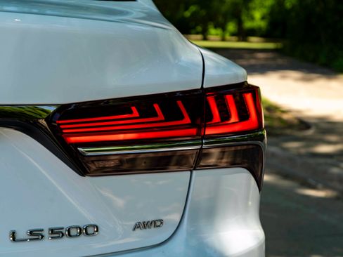 Used 2019 Lexus LS 500 F Sport w/ Accessory Package (Z2) AWD/4WD image 13