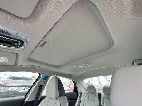 New 2025 Hyundai Elantra Limited image 47