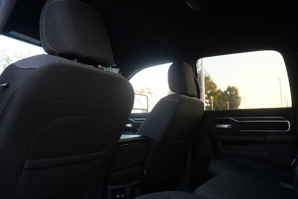 Used 2024 RAM 2500 Big Horn w/ Sport Appearance Package AWD/4WD image 19