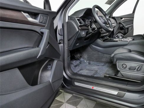 Used 2024 Audi Q5 2.0T Premium AWD/4WD image 8