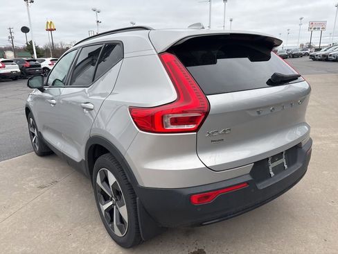 Used 2023 Volvo XC40 B5 Plus w/ Protection Package Premier AWD/4WD image 8