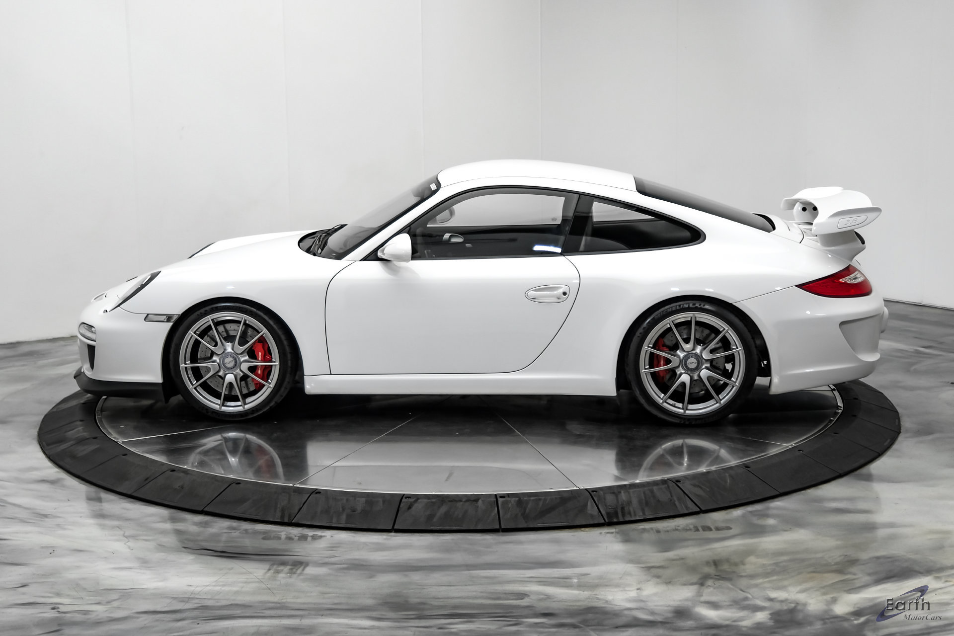 Used 2010 Porsche 911 GT3 RWD image 9