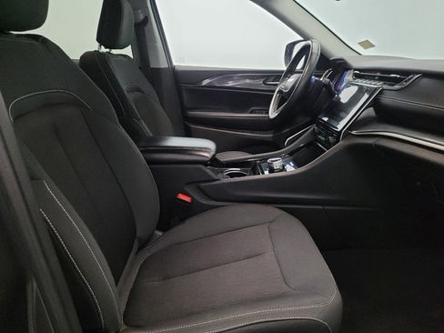 Used 2021 Jeep Grand Cherokee L Laredo w/ Luxury Tech Group I image 21