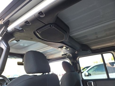 Used 2021 Jeep Wrangler Unlimited Sahara image 43