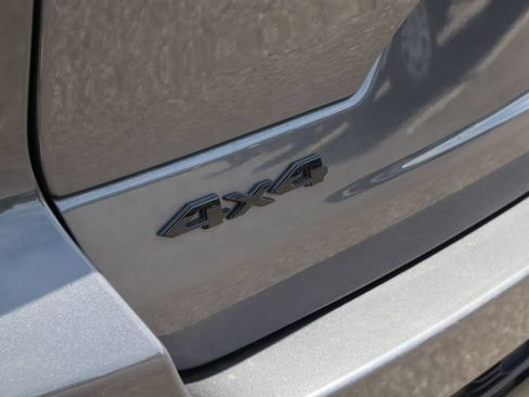 Used 2023 Jeep Grand Cherokee Altitude AWD/4WD image 29