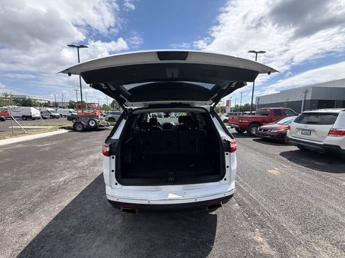 Used 2018 Chevrolet Traverse Premier AWD/4WD image 24