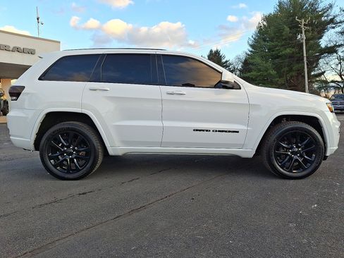 Certified 2020 Jeep Grand Cherokee Altitude image 7