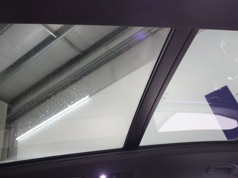 Used 2024 Volkswagen Tiguan SE R-Line image 25