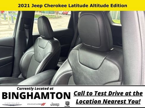 Used 2021 Jeep Cherokee Latitude Plus AWD/4WD image 15