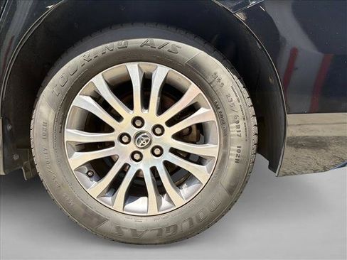 Used 2018 Toyota Sienna XLE FWD image 9