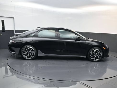 Certified 2023 Hyundai Ioniq 6 Limited RWD image 3