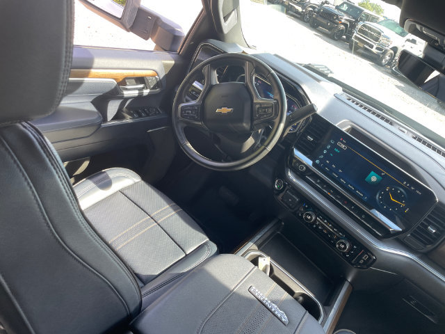 Used 2025 Chevrolet Silverado 2500 High Country w/ High Country Premium Package AWD/4WD image 22
