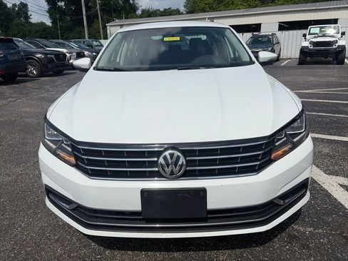 Used 2017 Volkswagen Passat 1.8T S FWD image 2