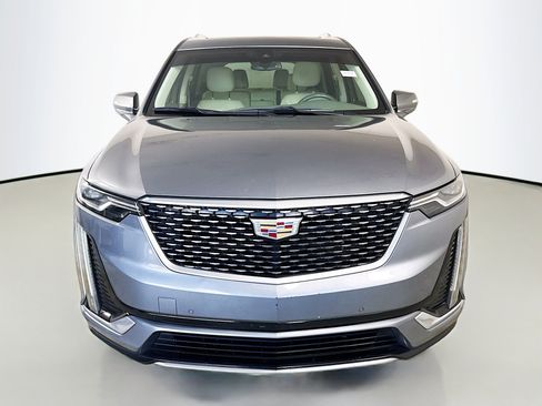Used 2022 Cadillac XT6 Premium Luxury image 2
