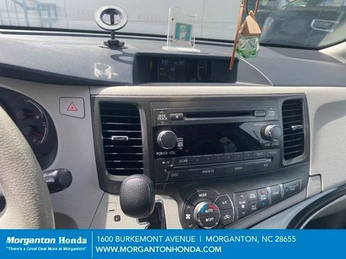Used 2013 Toyota Sienna LE FWD image 6
