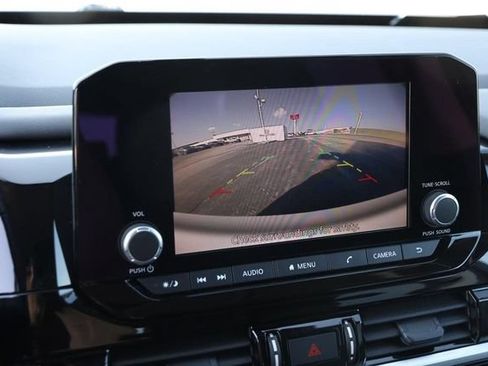 Certified 2025 Nissan Pathfinder SV AWD/4WD image 18