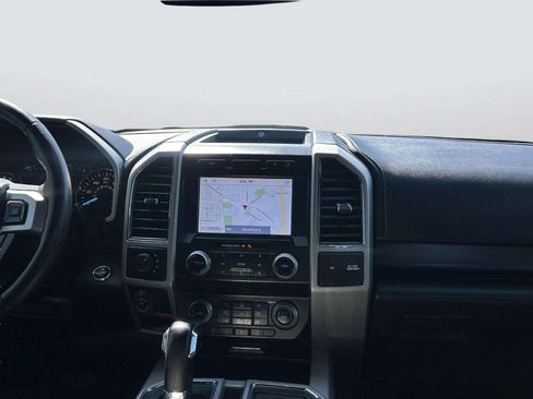 Used 2020 Ford F150 Lariat w/ Equipment Group 502A Luxury AWD/4WD image 18