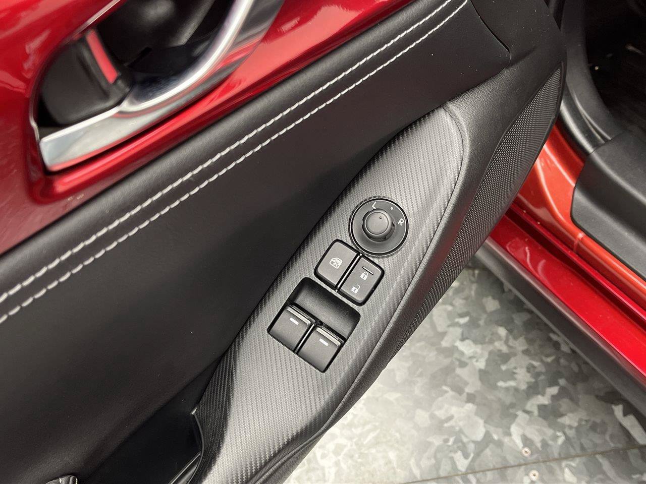 Used 2021 MAZDA MX-5 Miata Club RWD image 8