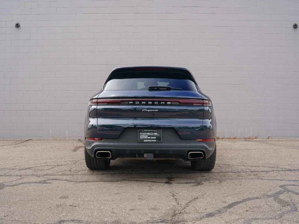 Used 2024 Porsche Cayenne AWD/4WD image 6